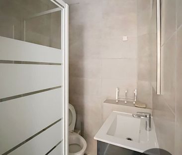A LOUER AVIGNON INTRA MUROS (84000): charmant appartement 2 pièces ... - Photo 3