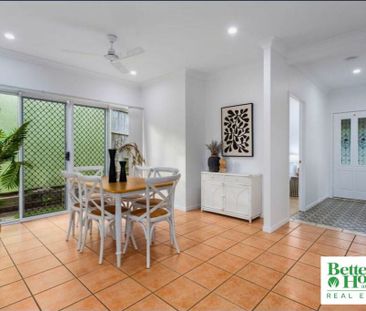 Bright, Spacious & Conveniently Located 3 Bedroom Home - Photo 4