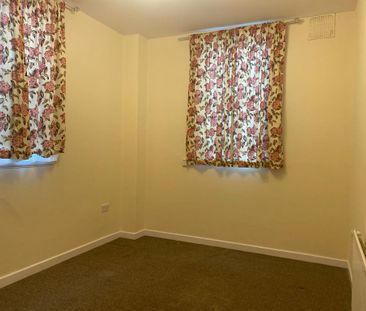 3 bedroom flat to rent - Photo 5