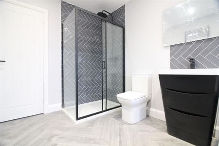 Snape Spur, Slough - Photo 4