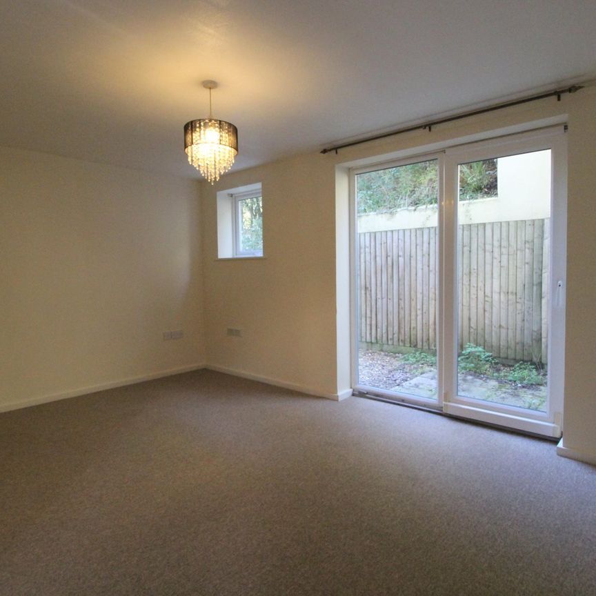 Branksome Wood Road, Bournemouth, - Photo 1