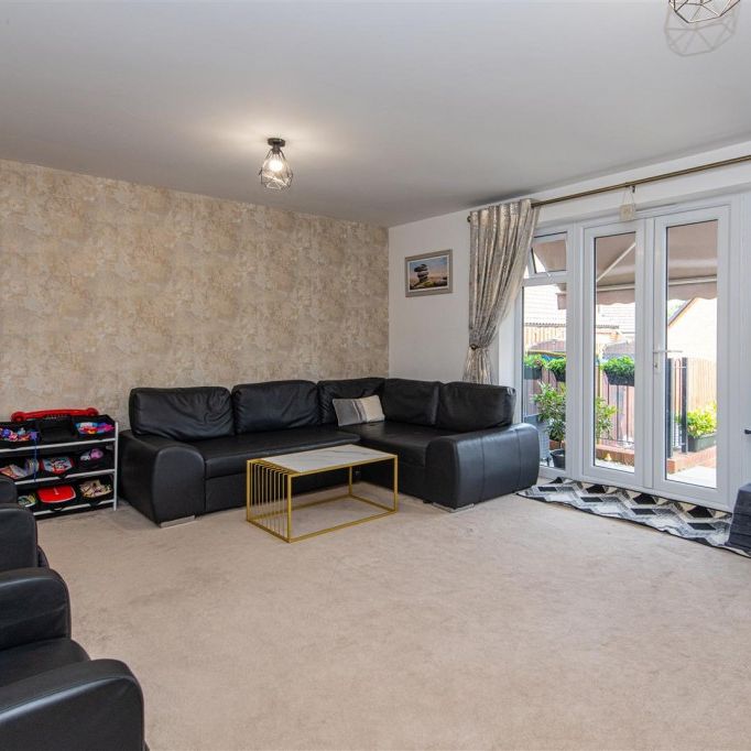 4 bed House To Let - Photo 1