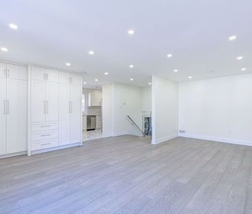 For Lease - 187 Currey Crescent, Newmarket, Ontario - Photo 2