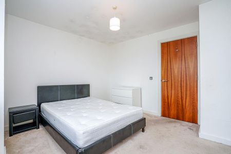 3 bedroom flat to rent - Photo 5