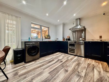 River Avenue, Hoddesdon - Photo 2