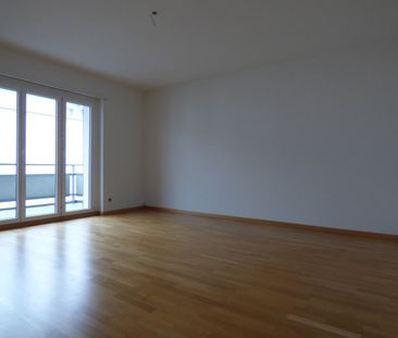 Conveniently located, living not far from the beautiful Lake Zurich! - Photo 2