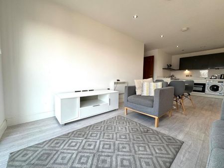 2 bedroom flat to rent - Photo 2