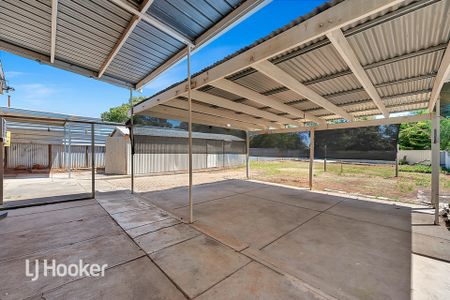 Three Bedroom Home - Photo 2