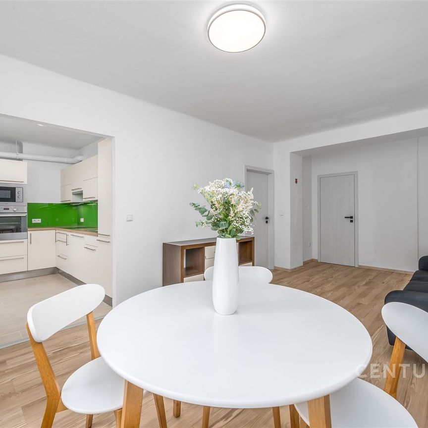 Pronájem bytu 2+kk 54 m² - Photo 1