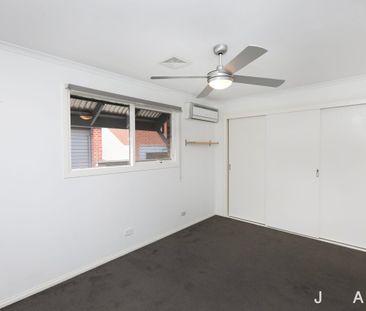 Parkland Townhouse with studio - Photo 3