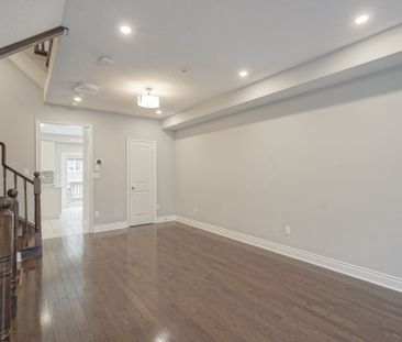 For Lease - 9 Johnson Farm Lane, Toronto, Ontario - Photo 1
