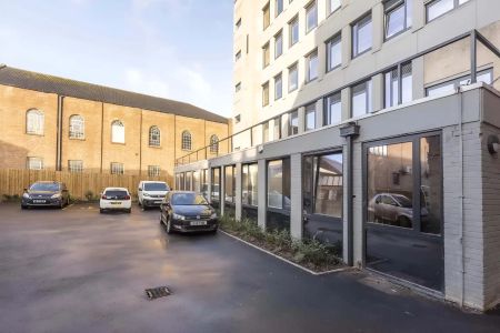 Premiere Studio - Photo 4