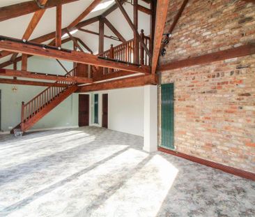 4 bedroom barn conversion to rent - Photo 1