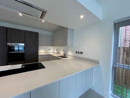 3 bedroom detached house to rent - Photo 4