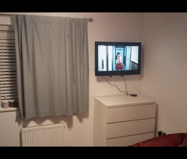 Room in a Shared Flat, Bewick Croft, CV2 - Photo 5