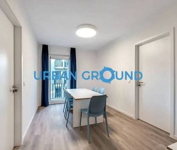 Voll möbliertes Privatzimmer mit Balkon in einer gemischten 5er WG - Photo 1