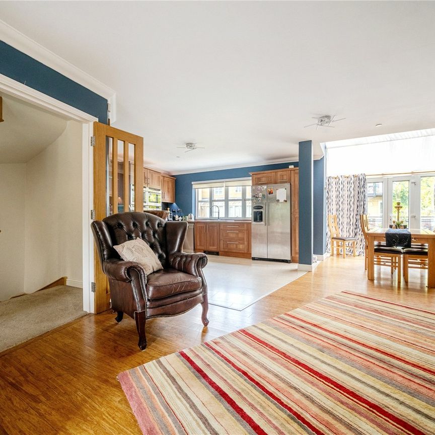 Kingfisher Drive, Waterstone Park, Greenhithe, DA9 9RT - Photo 1