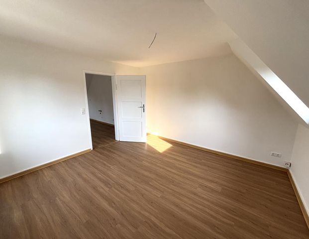 Gemütliche Dachgeschosswohnung in Waldrandlage - Photo 1