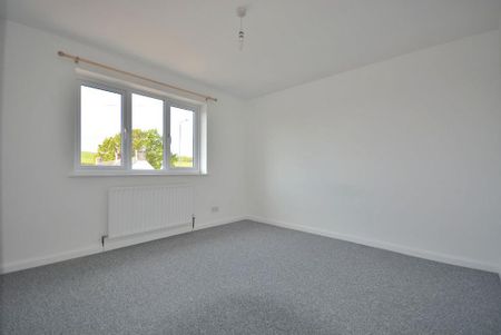 4 bedroom detached house to rent - Photo 4