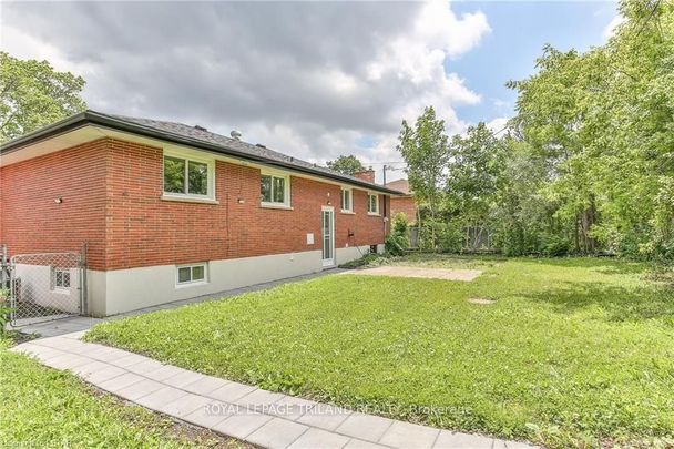 For Lease - 1032 EAGLE Drive, London South, Ontario - Photo 1