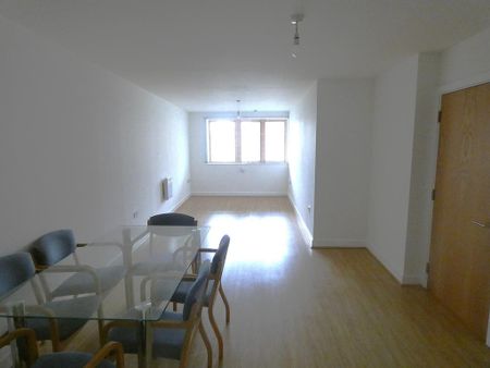2 bedroom flat to rent - Photo 3