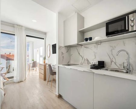 Calle de las Magnolias, Madrid, Community of Madrid 28029 - Photo 4