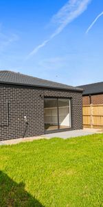 Perfect Blend of Modern Living & Family Comfort! - Photo 4