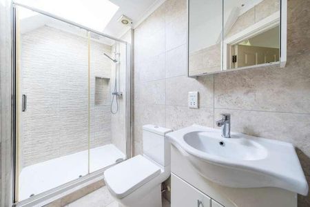 Iver, Buckinghamshire, SL0 - Photo 3