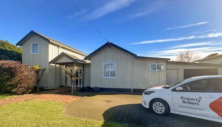 SPRINGVALE - 3 BEDROOMS - Photo 4