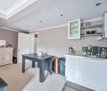 2 Bed Flat, Leigham Vale, SW16 - Photo 2