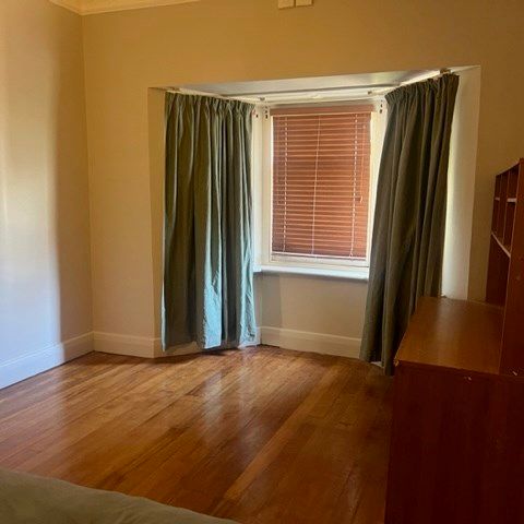 3-bedroom shared house / townhouse, Third Avenue - Photo 1