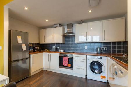 2 bedroom apartment to rent - Photo 2