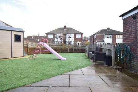 Carr Gate Crescent, Carr Gate, Wakefield, WF2 - Photo 4