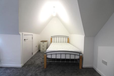 1 bedroom in a house share to rent - Photo 3