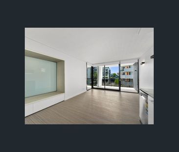 One bedroom apartment on the peninsula! Go to work on the Kitty Cat... - Photo 1