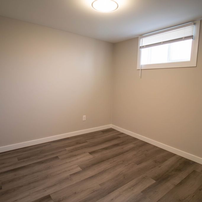 ** BEAUTIFUL ** 3 Bedroom Lower Unit in Welland!! - Photo 1