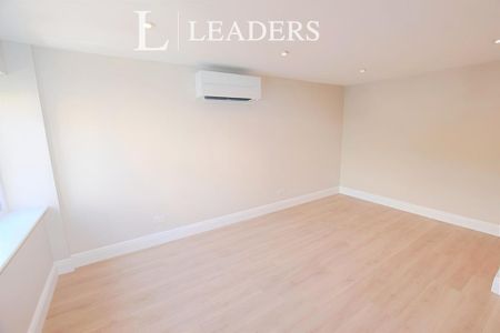 1 bedroom bungalow to rent - Photo 2