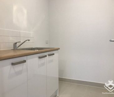 North Lakes Central Prestigious SoLa Complex 3 Bedroom Townhome - Photo 5