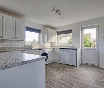3 bedroom semi-detached house to rent - Photo 4