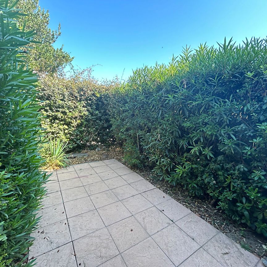 Appartement meublé, Sausset Les Pins 19.82 m2 avec jardinet dans une résidence sécurité, piscine, un emplacement parking privatif, - Photo 1