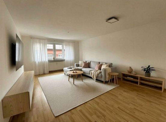 HEGERICH: Lichtdurchflutete Etagenwohnung in Nürnberg! - Photo 1