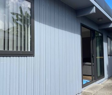 Lovely two bedroom unit - Photo 3