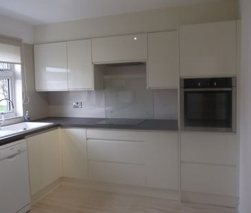 2 bedroom Apartment - Yarmouth Road, Stevenage - Photo 1