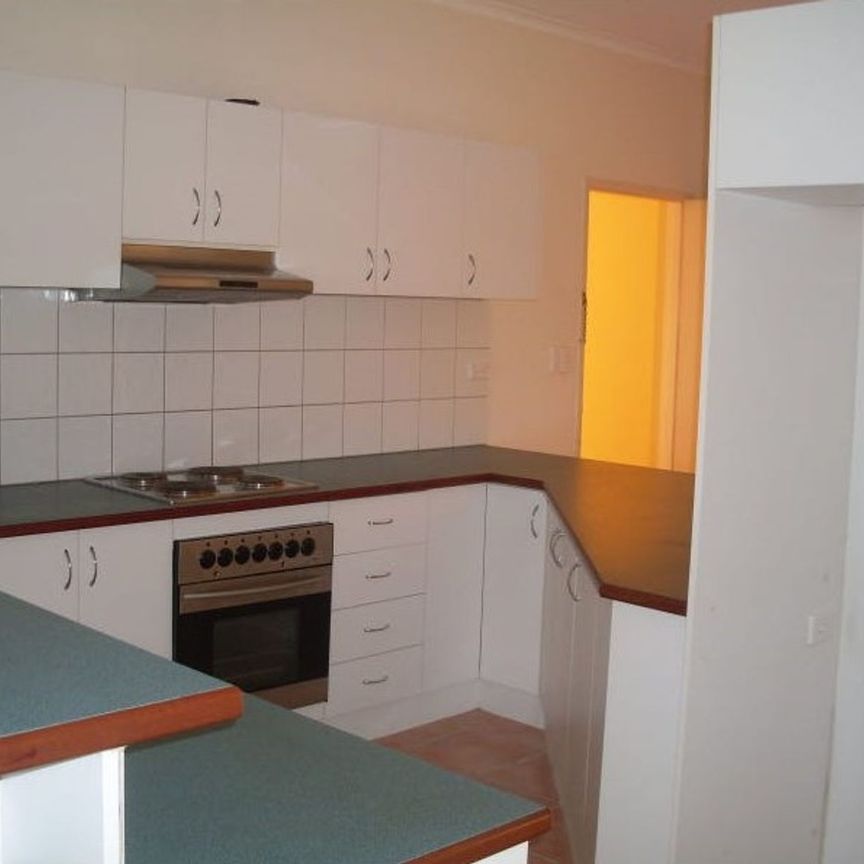 2 Bedroom Unit Close to Darwin CBD – Pool in Complex - Photo 1