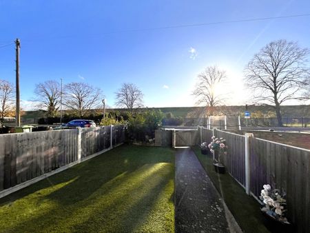 Pippins Court, Ashford, Surrey, TW15 - Photo 2