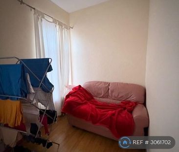 1 bedroom in a flat share to rent - Photo 1
