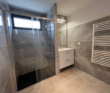 STUDIO en REZ DE JARDIN - SARTROUVILLE, - Photo 4