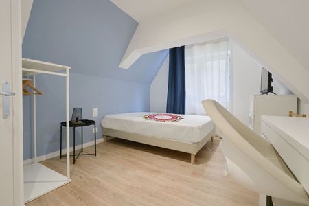 Grand Fossart Roommate 3 Bedrooms at Valenciennes - Photo 3