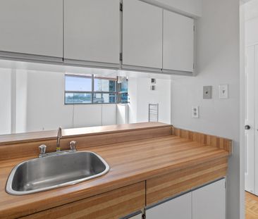 For Lease - 80 St. Patrick Street Unit# 714, Toronto, Ontario - Photo 2