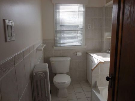 For Lease - 430 Symington Avenue, Toronto, Ontario - Photo 5